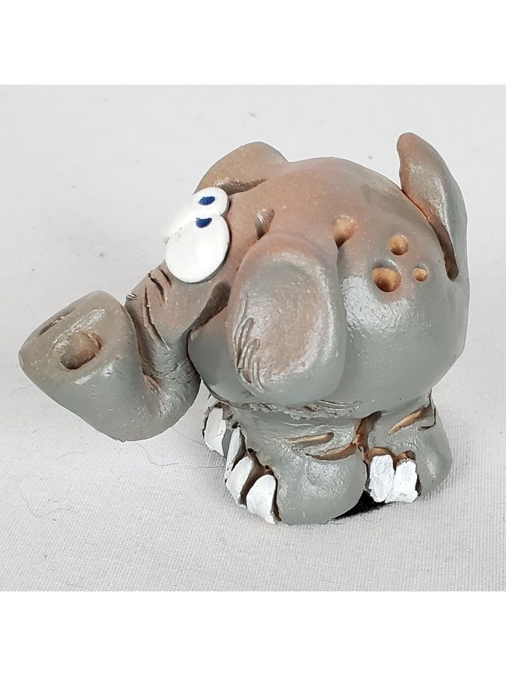 VTG signed Chubby hand molded tiny silly Elephant figurine - Picture 3 of 11